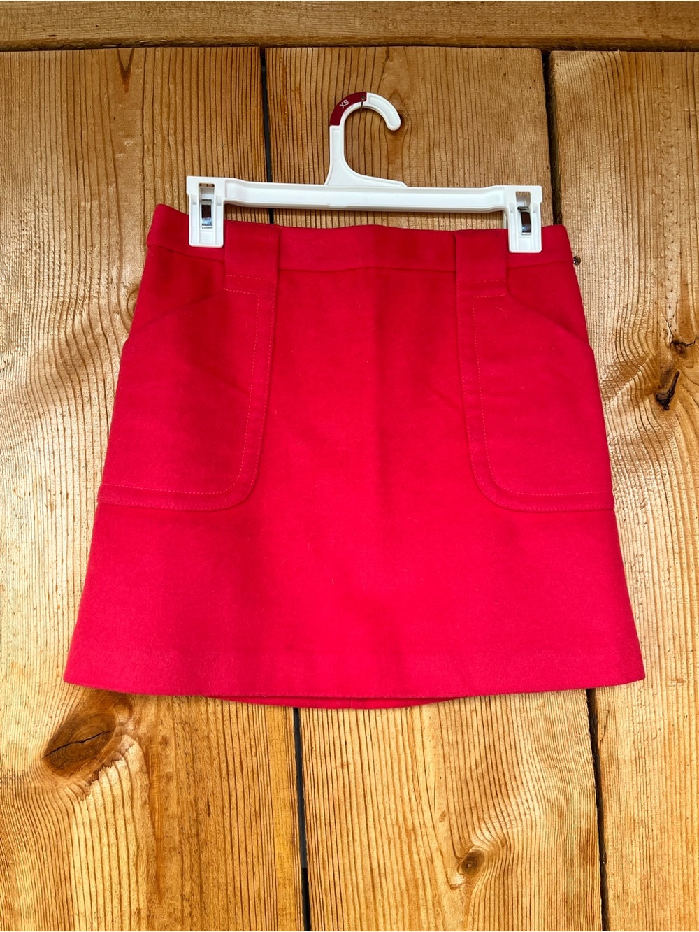 Vintage J. Crew fushia wool short skirt with pockets. Size small